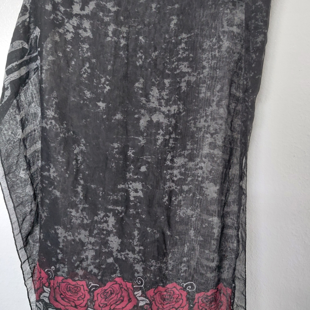 Hard Rock Cafe Black and White Rose Mantra Tag